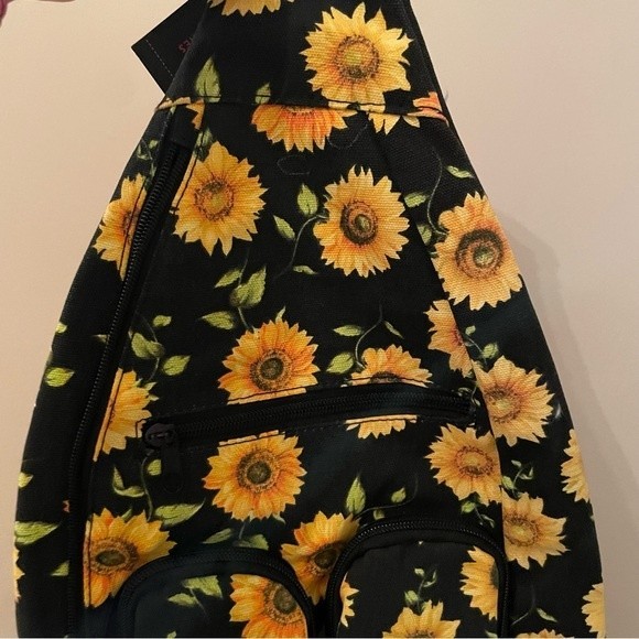 No Boundaries Sling Bag Backpack Sunflower Print - Picture 8 of 12
